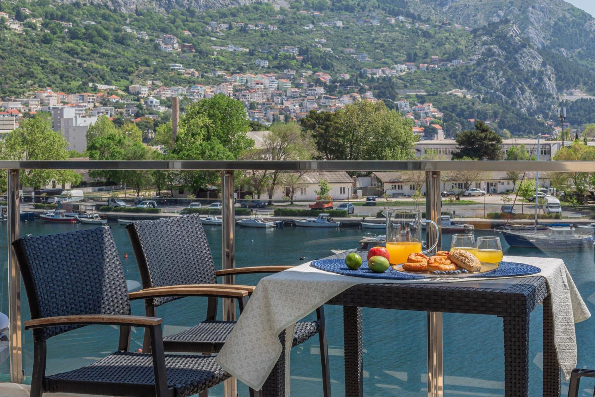 Ap 4+2 In One Of The Most Luxury Building In Omis Room photo